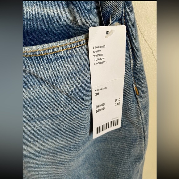 High Rise Mom Jean - Picture 4 of 5